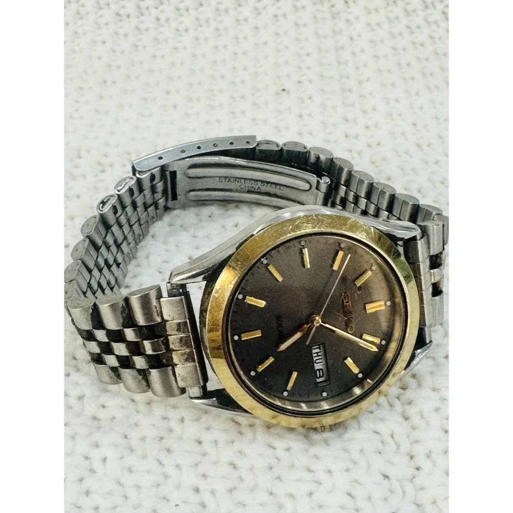 Seiko V158-0AB0 Solar Two Tone Day Date Watch Untested